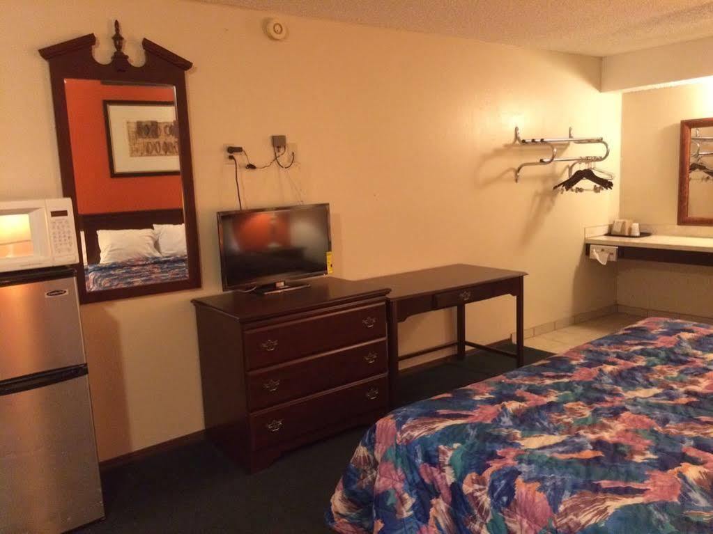 Relax Inn Henryetta Luaran gambar